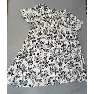 Torrid Womens Size 1 * 14/16 Black White Floral Short Sleeve Shirt Flowy Ruched